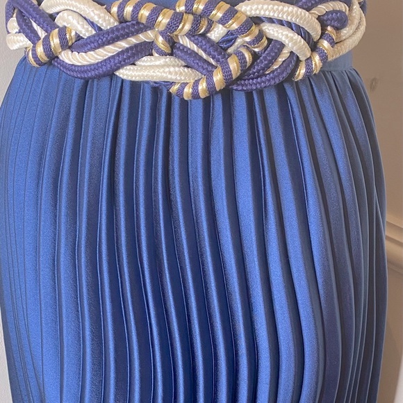 Long Blue Pleated Skirt💙 Vintage Belt Included - Picture 3 of 5
